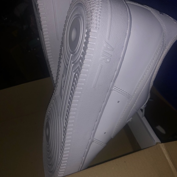 Air Force 1 '07 Sneaker - Picture 5 of 8